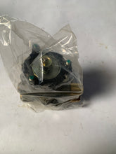 Load image into Gallery viewer, 5005798, 5005786 - Bendix - Valve, Pedal, Air Brake IHC 3519692C91
