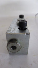 Load image into Gallery viewer, Graco Trabon 562727-KK13C / MSP40T Valve Assembly
