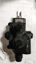 Load image into Gallery viewer, 1421RA - Danfoss Hydraulic - Single Spool Valve
