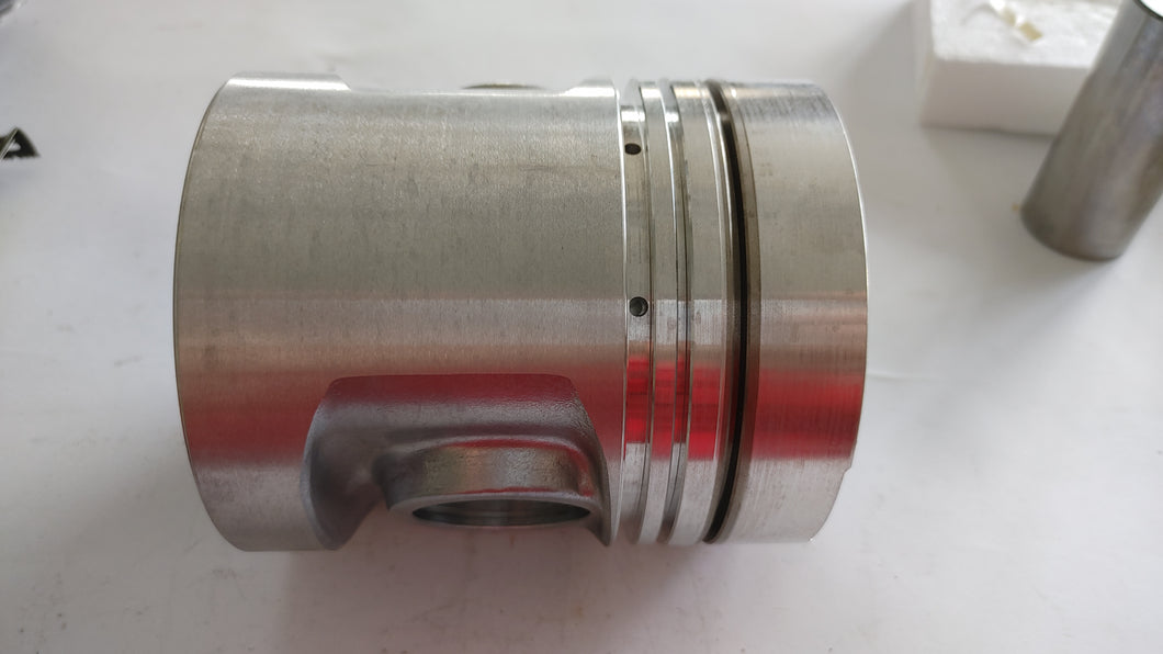 A166122 - Case - Piston Fits New Holland