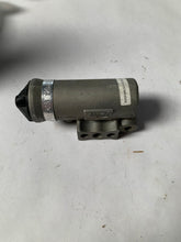 Load image into Gallery viewer, 287308 - Bendix Brake - Air Brake Governor d-2
