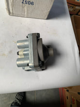 Load image into Gallery viewer, 110415 - Sealco - Valve, Air Brake
