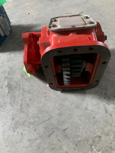 Load image into Gallery viewer, R880XDAKP-M6XK - Parker Chelsea - Power Take Off PTO Unit 880 Series reman
