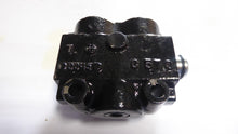 Load image into Gallery viewer, HC-V-S44 - Prince - 3 Ways Monoblock Hydraulic Directional Valve
