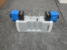 Load image into Gallery viewer, Parker H22VXBG0B9C 2-Position Valve
